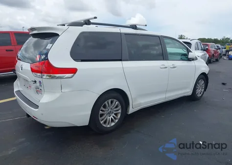 2014 Toyota Sienna Xle V6 8 Passenger z USA, uszkodzony, nr VIN 5TDYK3DC3ES450586
